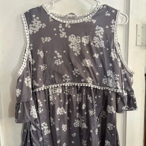 Grey and white floral nursing friendly top with cut out bell sleeves!